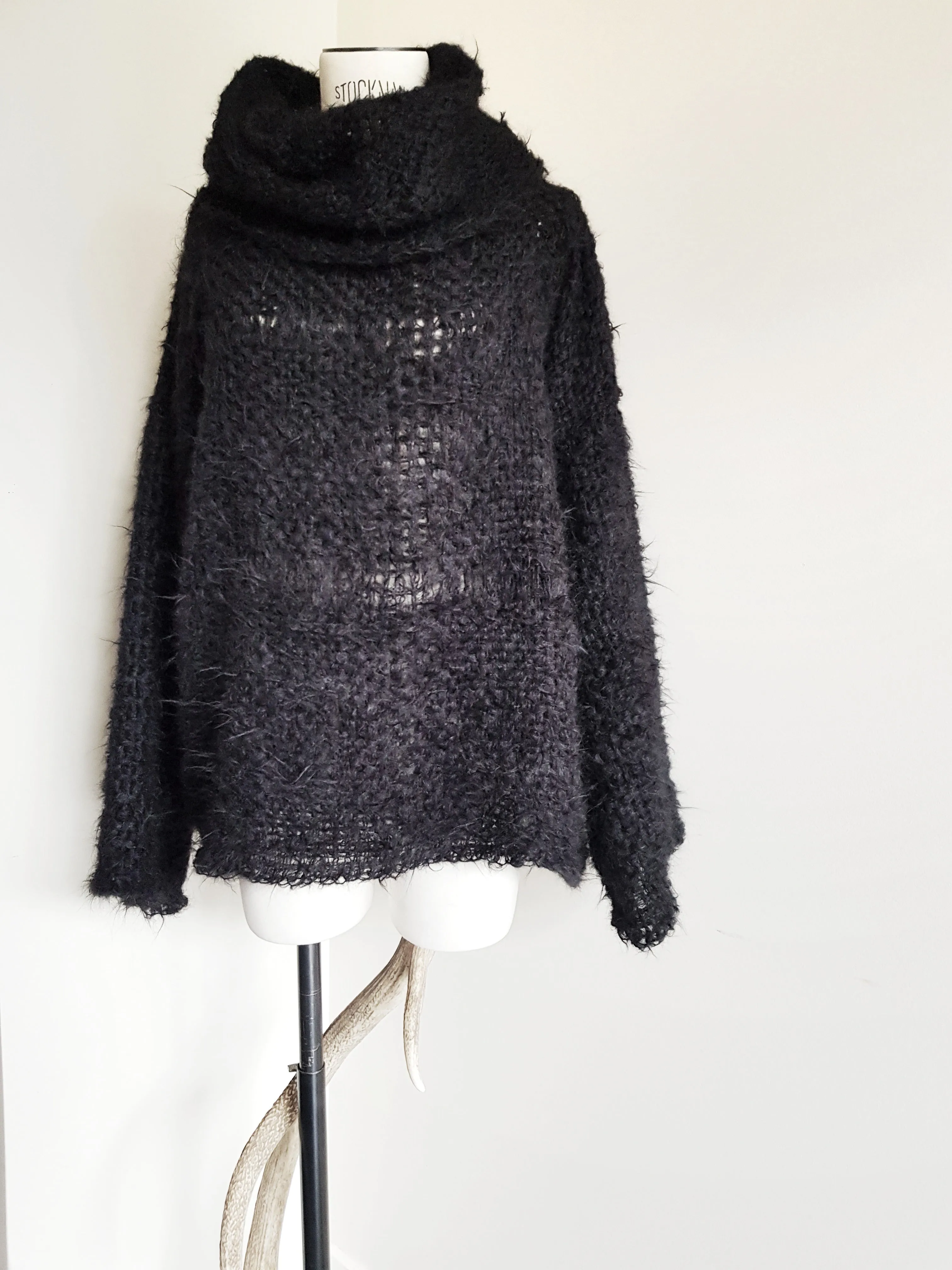Amano Alpaca handloom sweater with detachable collar