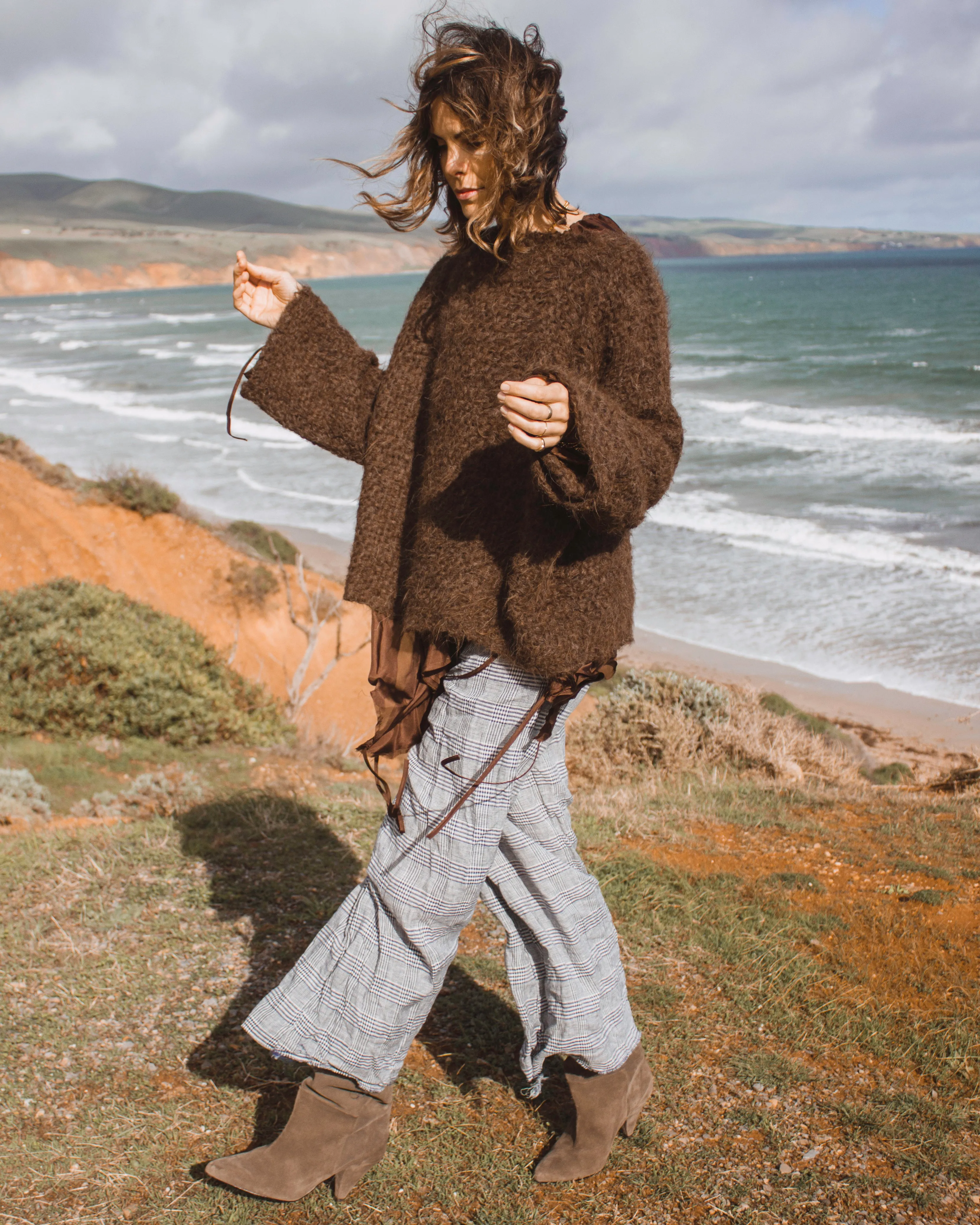 Amano Alpaca handloom sweater with detachable collar