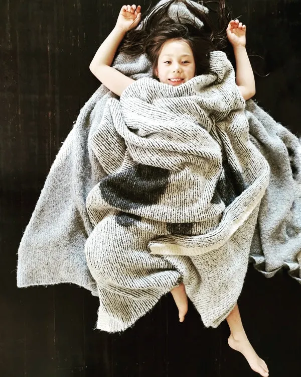 Amano alpaca throw - silver grey
