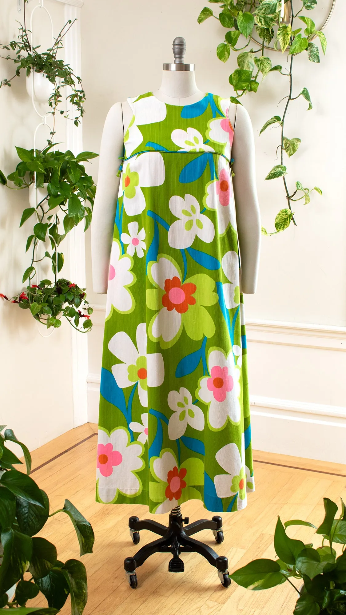 NEW ⭐️ 1960s 1970s Hawaiian Floral Maxi Tent Dress | small