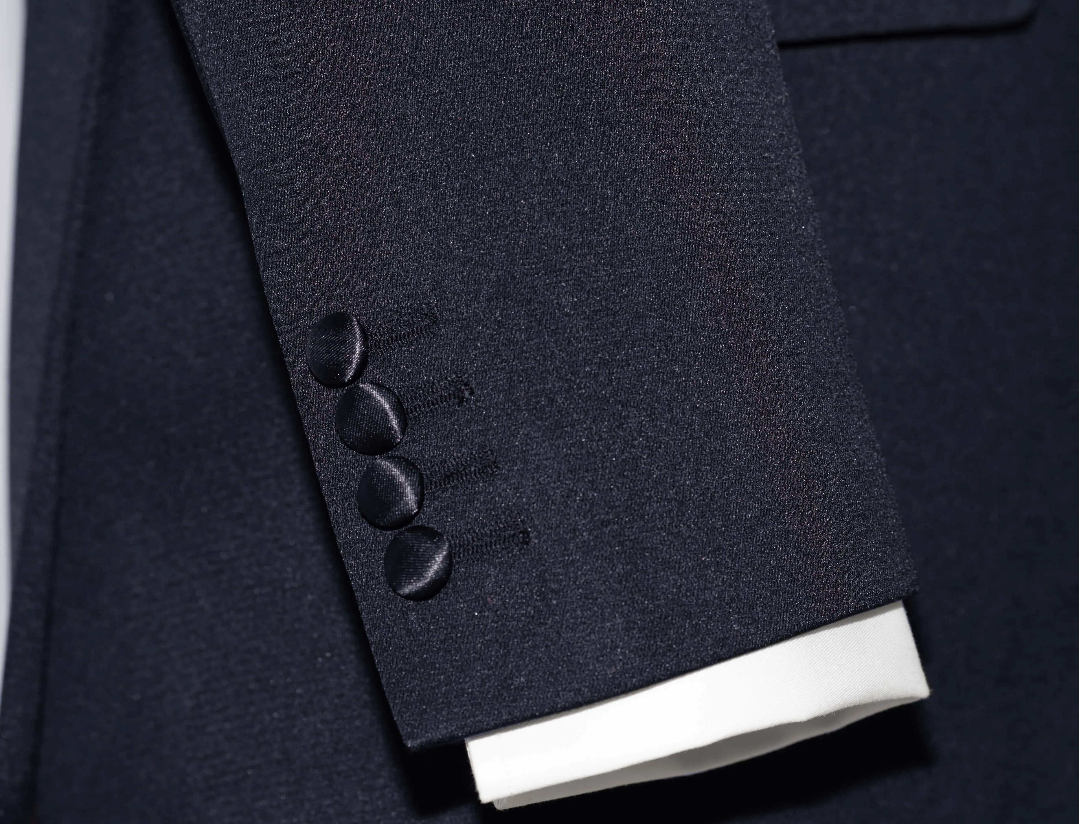 PEAK LAPEL SLIM FIT NAVY BLUE TUXEDO SUIT FOR MEN